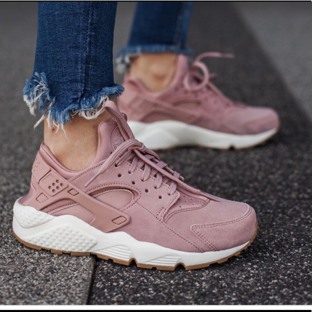Nike Huarache Shoes BLUSH **Rare